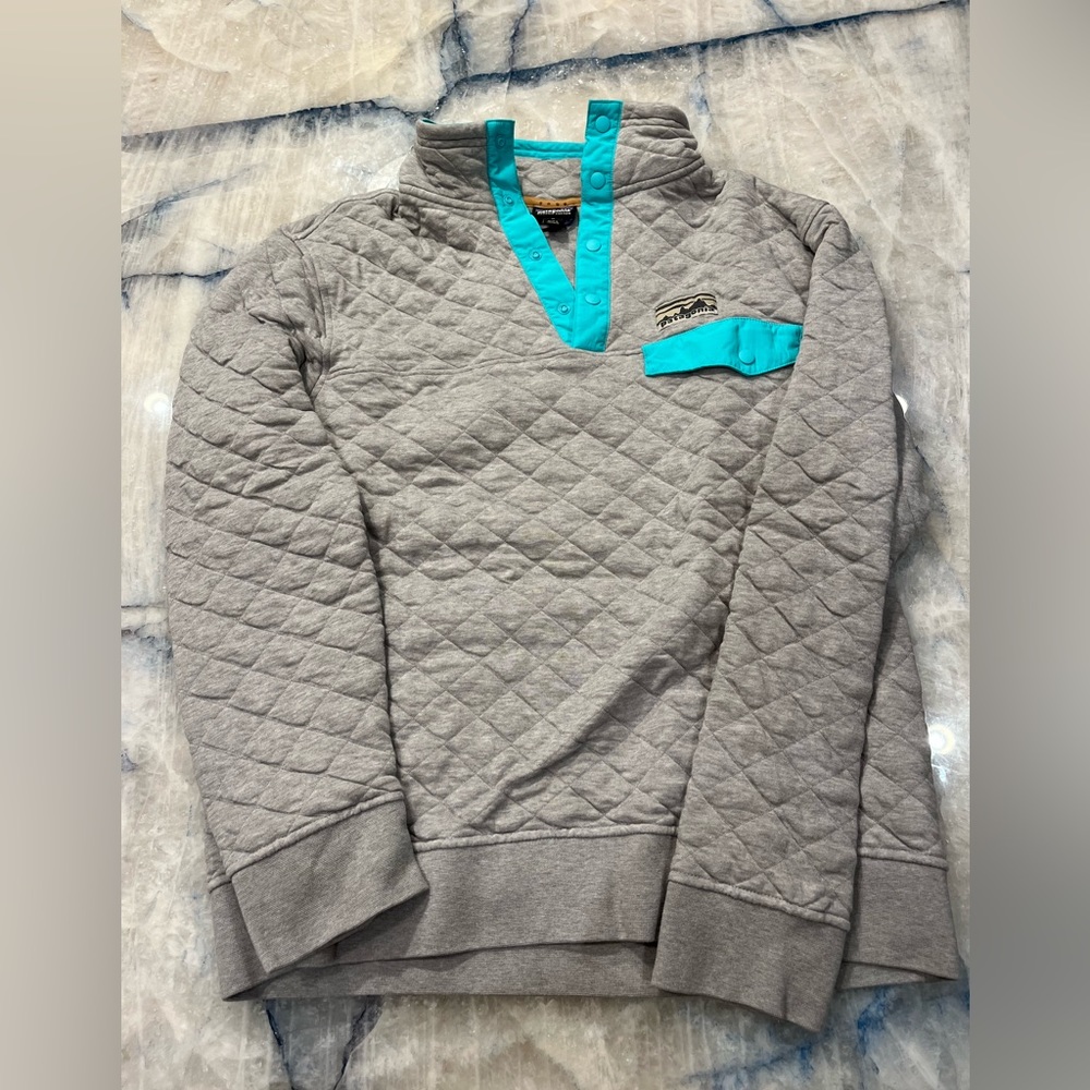 Unisex Patagonia pullover size M